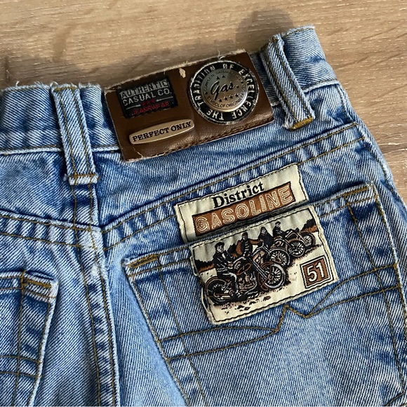 Vintage District Gasoline cut off denim jean shorts size 8 100 % cotton - Picture 3 of 6